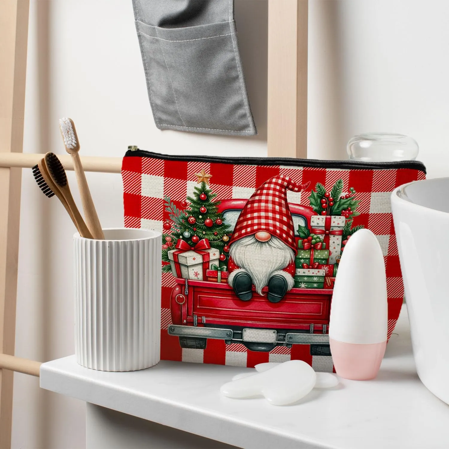 Gnomes Christmas Makeup Bag, Merry Christmas Red checkered Cosmetic Bags for Women, Cute Dwarf Zipper Pouch Makeup Pouch