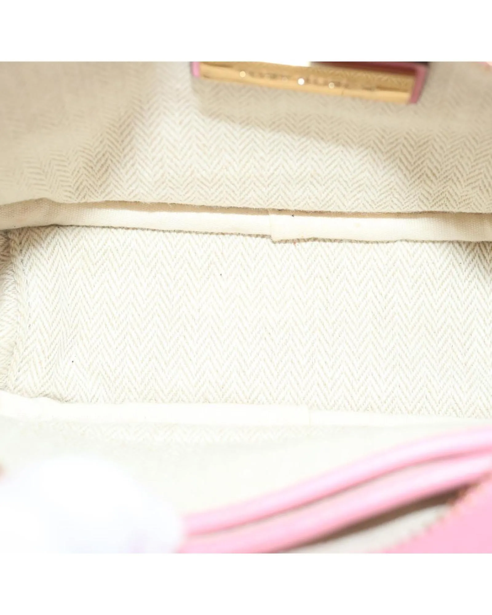 Quilted Leather Chain Shoulder Bag in Pink